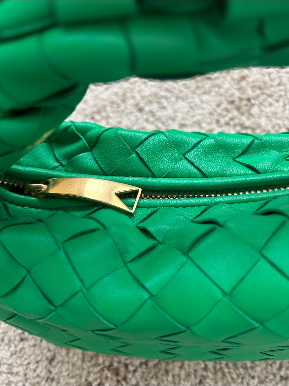 Bottega Veneta Knotted Intrecciato Hobo Bag in Bright Green.
NWOT
BEST OFFER - Picture 3 of 6